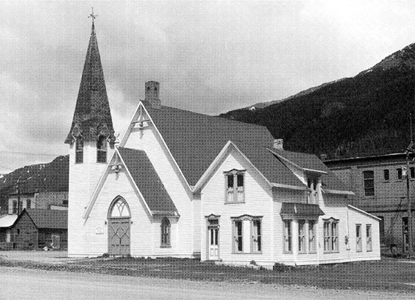 图 4 锡尔弗顿第一公理会教堂与牧师住宅。